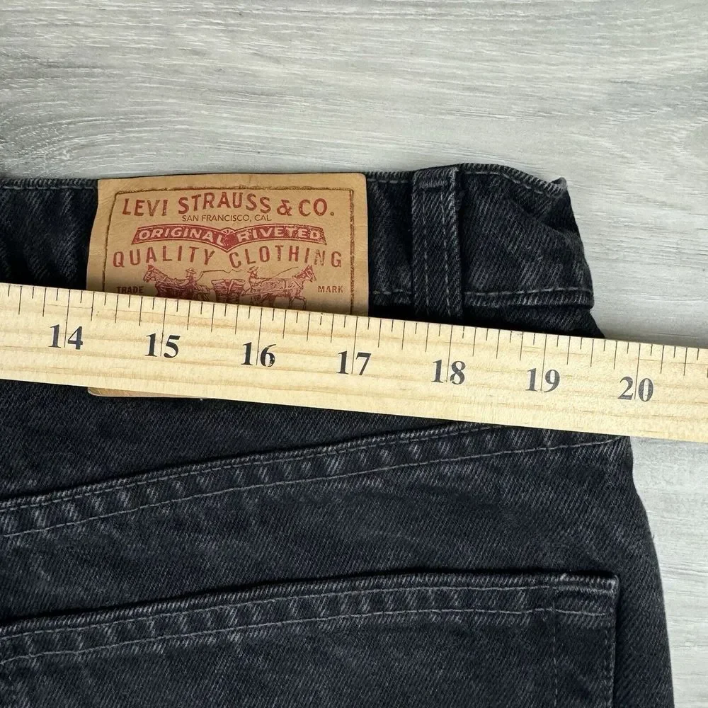 Levis tagged 42